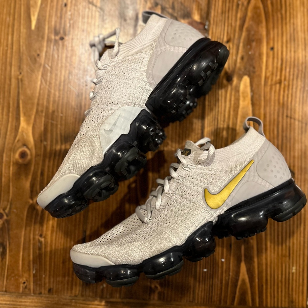 NIKE 2018 VAPORMAX 2 942843 010 GREY GOLD size 9.5